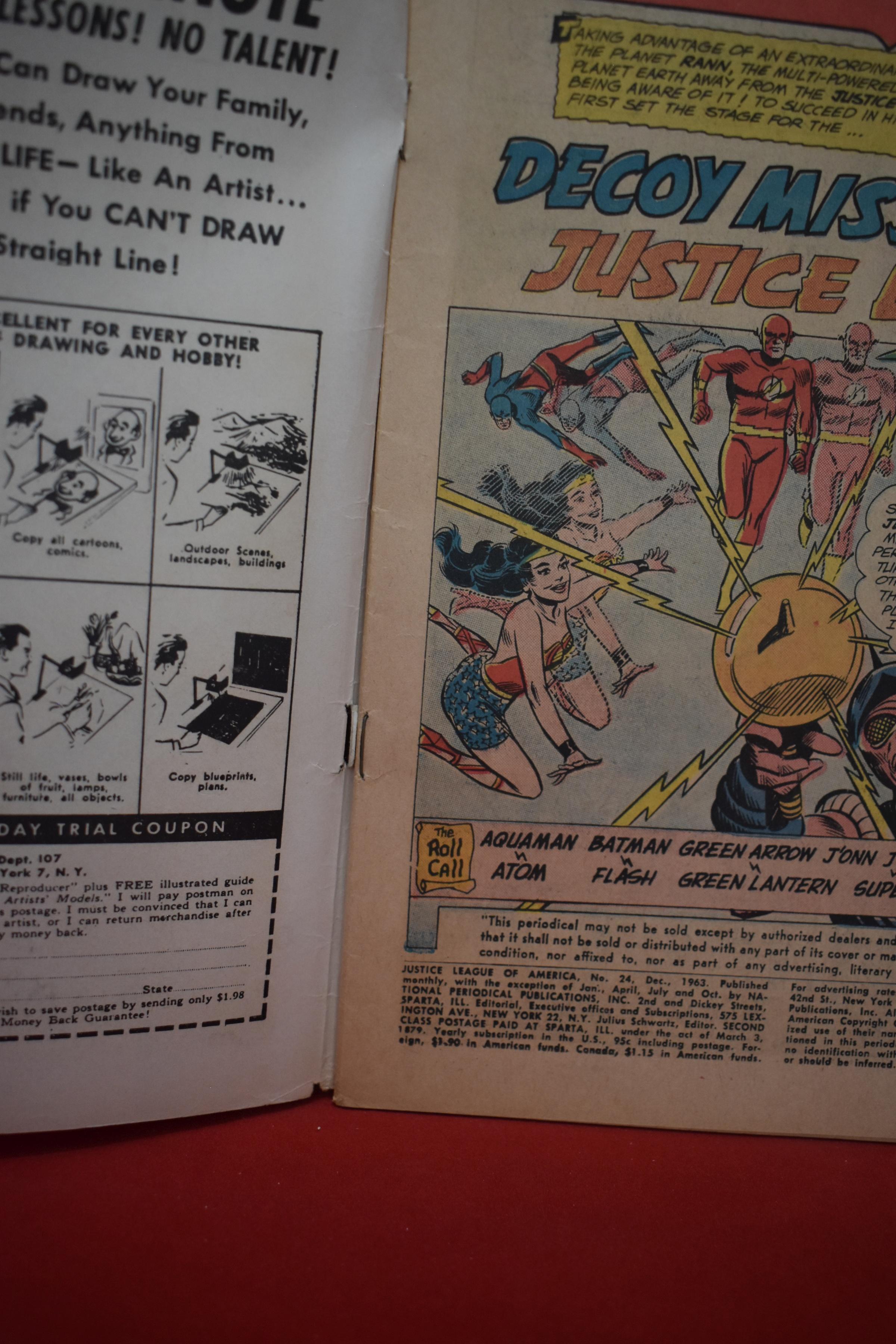 JUSTICE LEAGUE #24 | DECOY MISSIONS OF THE JUSTICE LEAGUE! | SEKOWSKY - 1963! | *BOTTOM STAPLE*