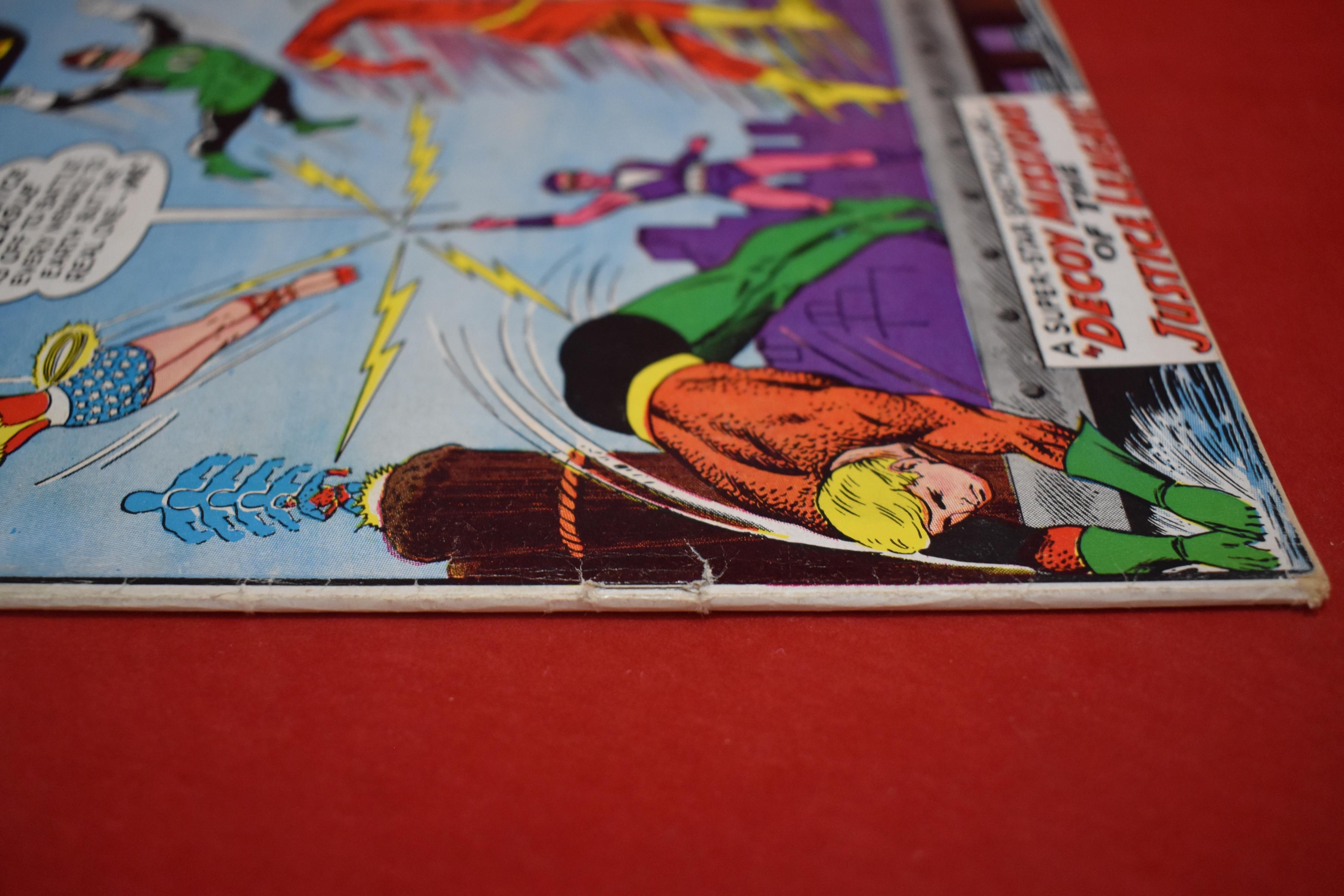 JUSTICE LEAGUE #24 | DECOY MISSIONS OF THE JUSTICE LEAGUE! | SEKOWSKY - 1963! | *BOTTOM STAPLE*