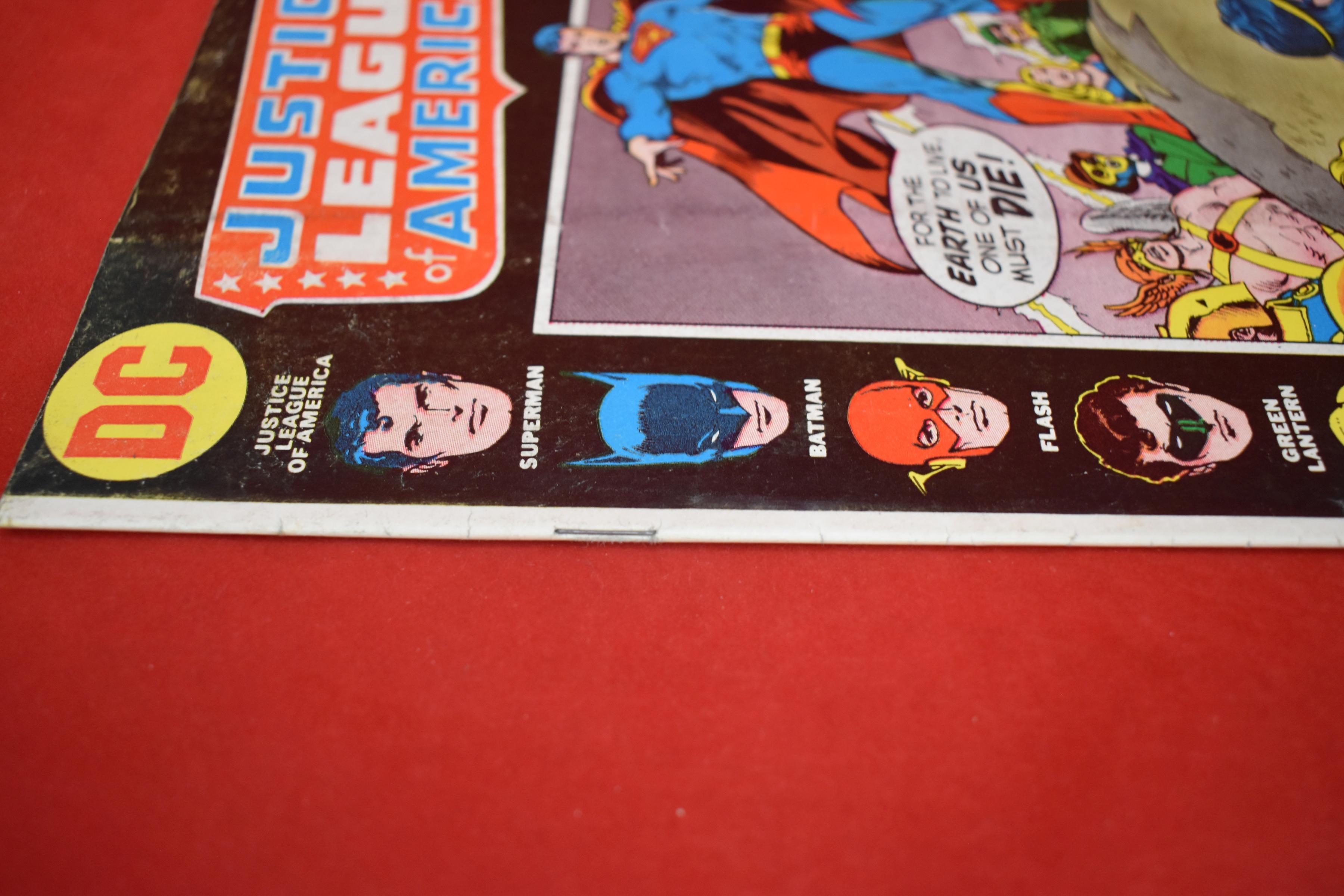 JUSTICE LEAGUE #102 | RED TORNADO DESTROYED! | NICK CARDY - 1972 | *BIT OF CREASING - SEE PICS*