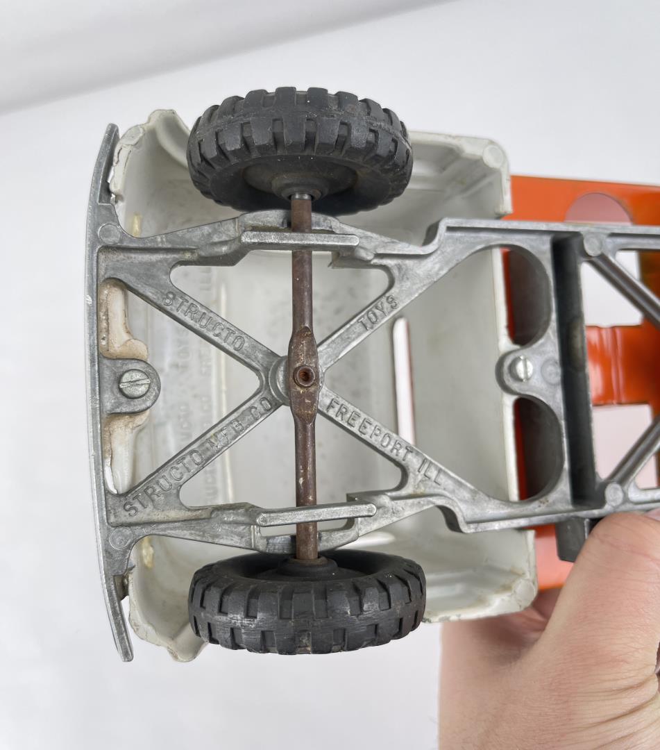 Structo Toyland Garage X-37 Tow Truck Toy