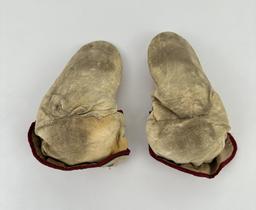 Cree Native American Indian Moccasins
