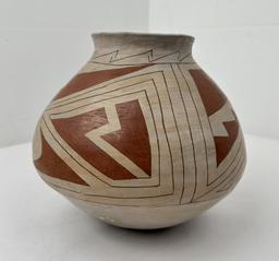 Gloria Hernandez Mata Ortiz Pottery Pot Vase