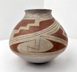 Gloria Hernandez Mata Ortiz Pottery Pot Vase
