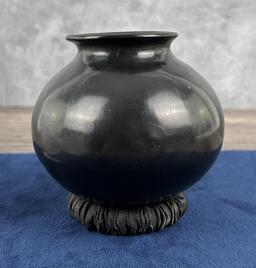 Mata Ortiz Black Pot
