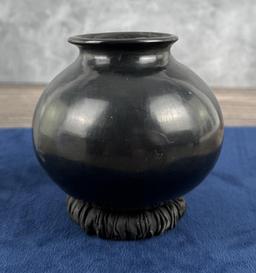 Mata Ortiz Black Pot