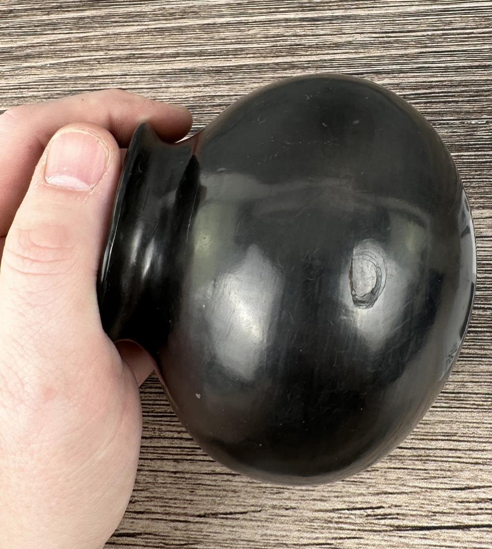 Mata Ortiz Black Pot