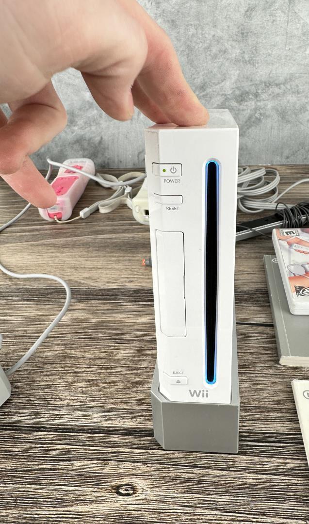 Nintendo Wii Video Game Console Bundle