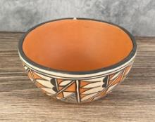 Alvina Garcia Santo Domingo Pueblo Indian Pot