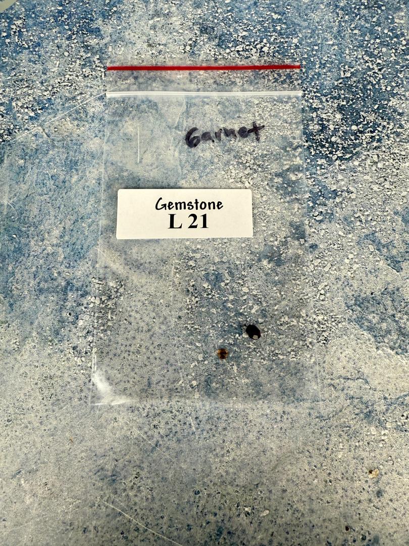2.6ct of Garnet Gemstones