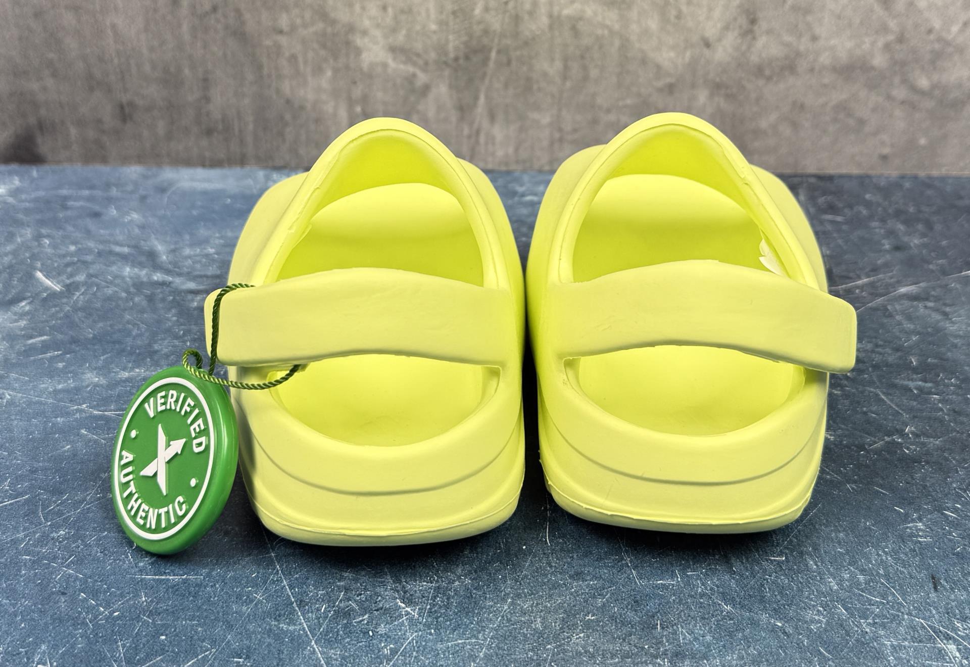 Yeezy Slide Glow Green GX6140 Size 5k New in Box