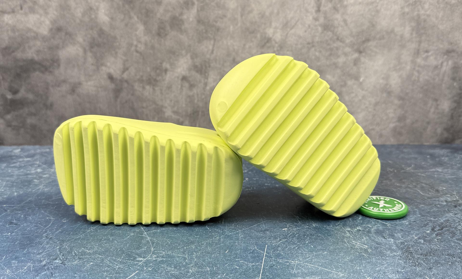 Yeezy Slide Glow Green GX6140 Size 5k New in Box