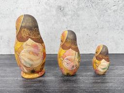 Traditional Russian Matryoshka Nesting Doll Set