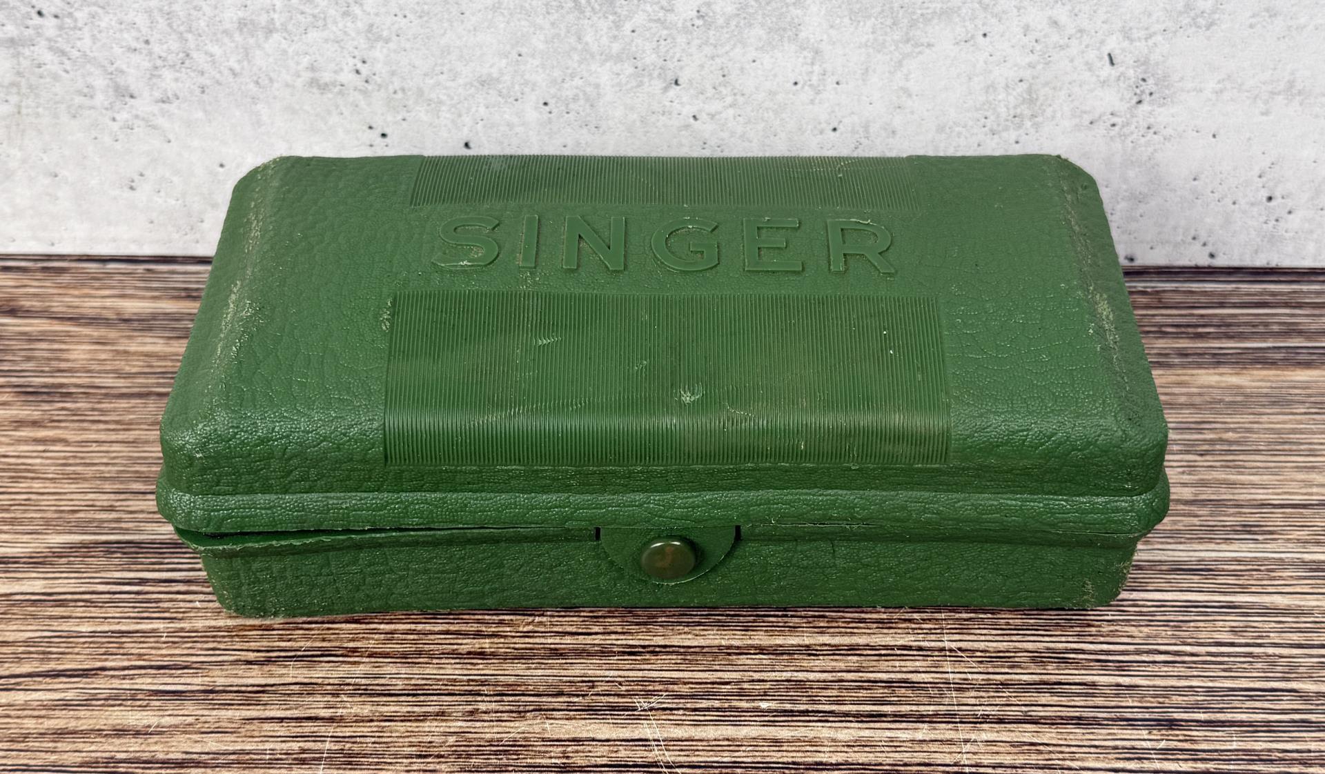 Singer 221 Featherweight Sewing Machine