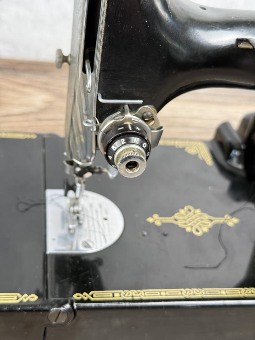 Singer 221 Featherweight Sewing Machine