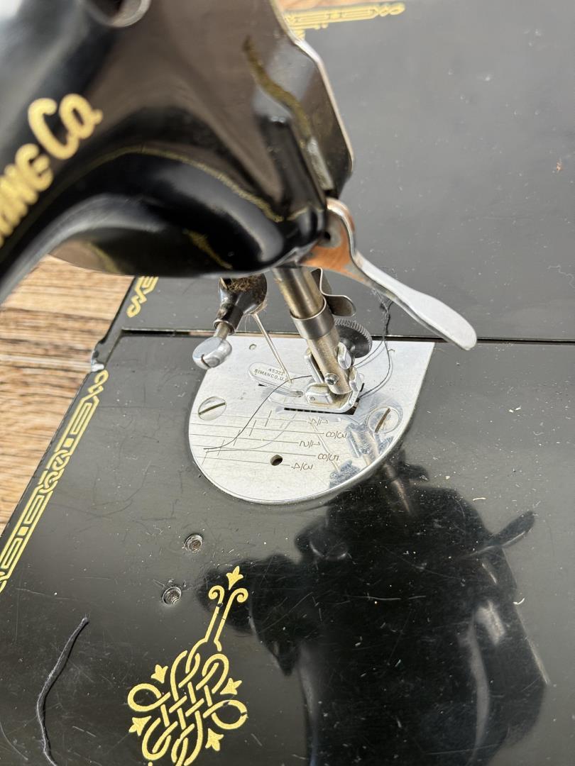 Singer 221 Featherweight Sewing Machine