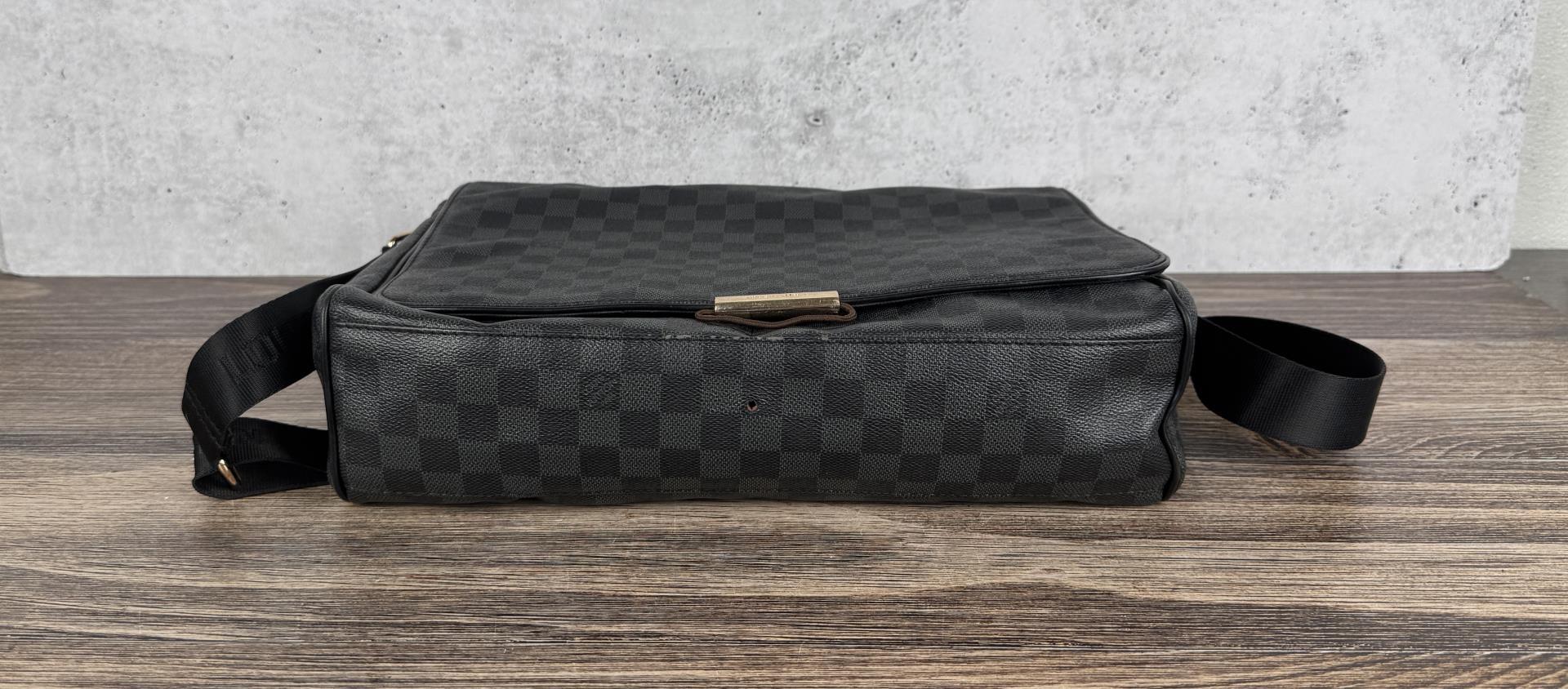 Laptop Messenger Bag