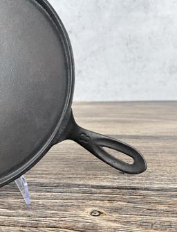 Erie #8 Cast Iron Scoop Handle Griswold Griddle