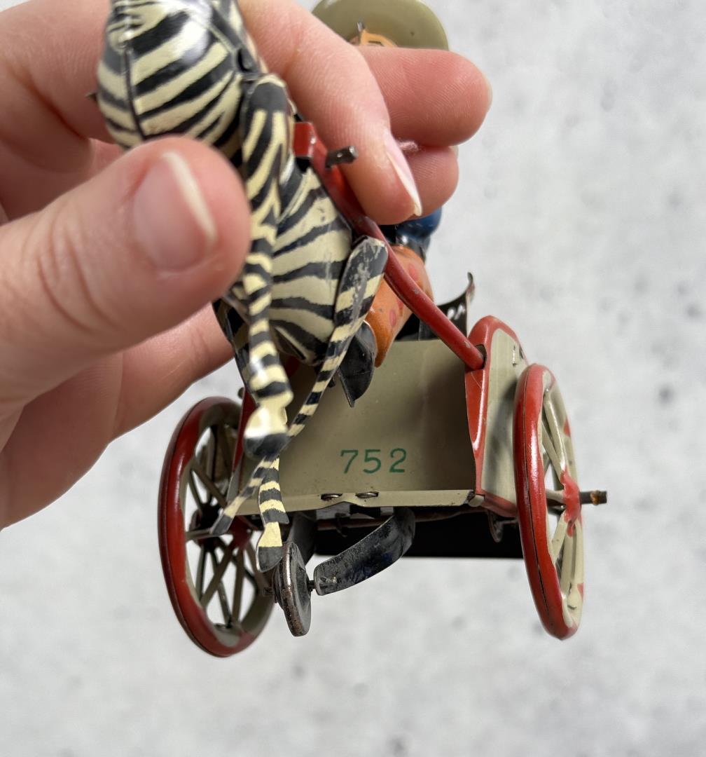 Lehmann Na Nu Zikra Zebra Cart Wind Up Tin Toy