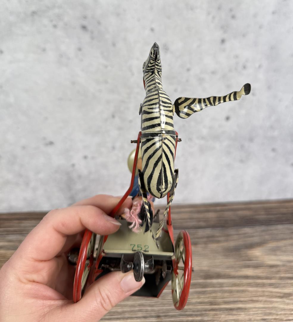 Lehmann Na Nu Zikra Zebra Cart Wind Up Tin Toy