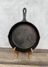Lodge Cast Iron No 8 Skillet Frying Pan