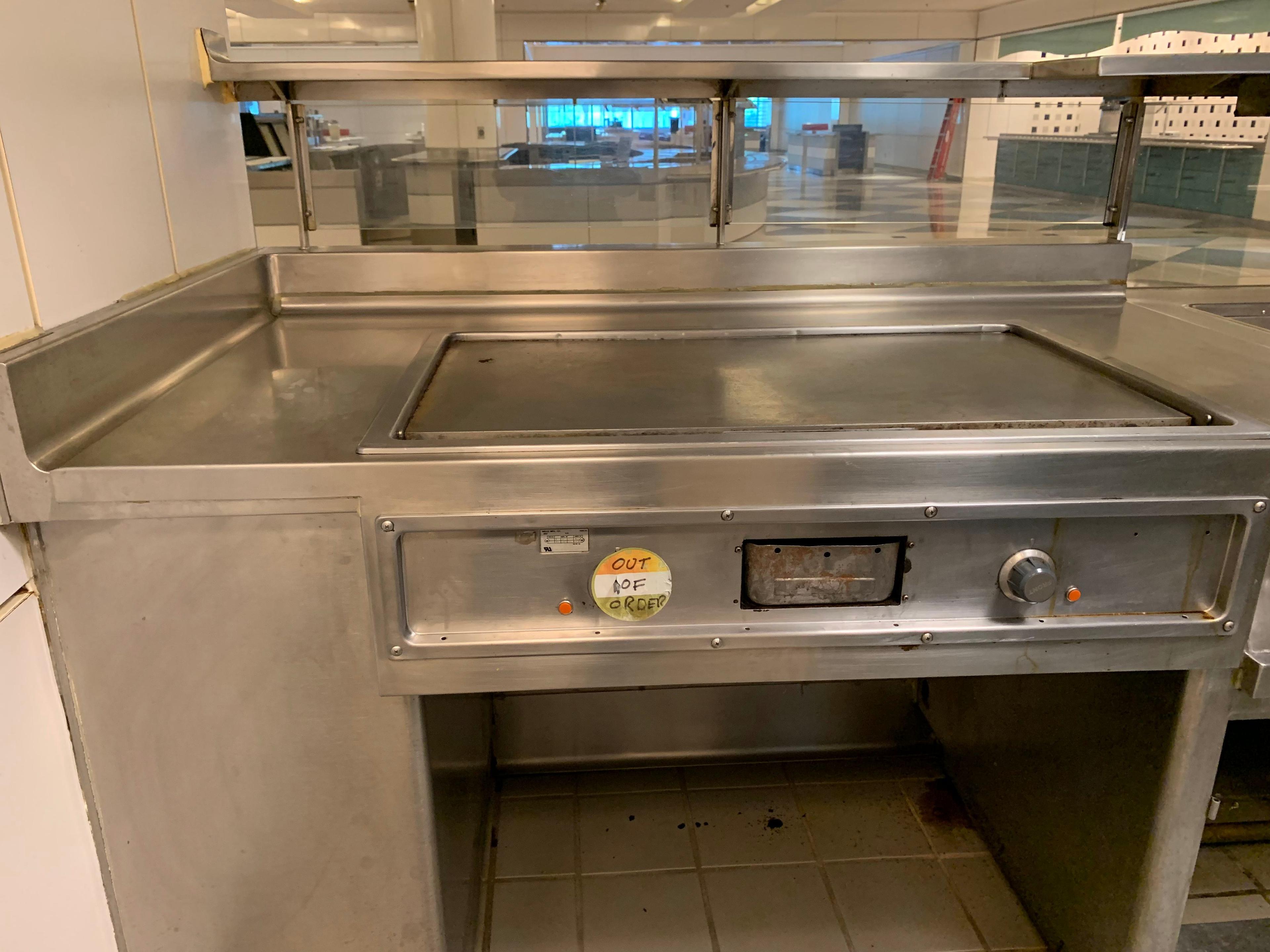 28"2 CAFETERIA COUNTER WITH GRIDDLE THAT NEEDS REPAIR, 6 HOT WELLS, 36" ICE