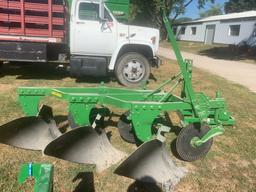 John Deere 415-16" 3 Bottom Plow