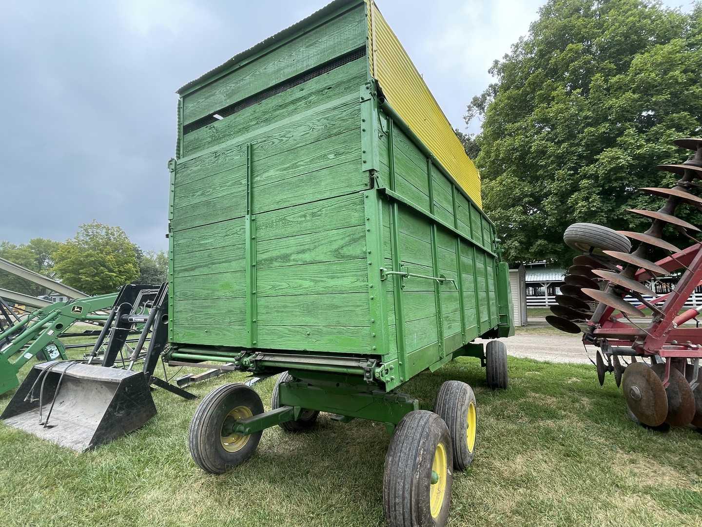 John Deere Silage Wagon