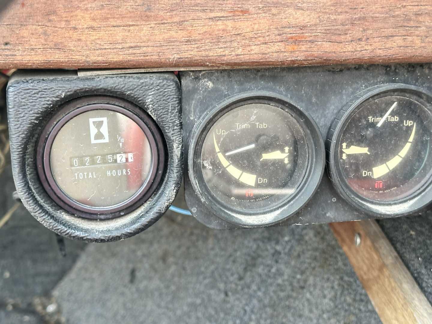 1988 Glasstream