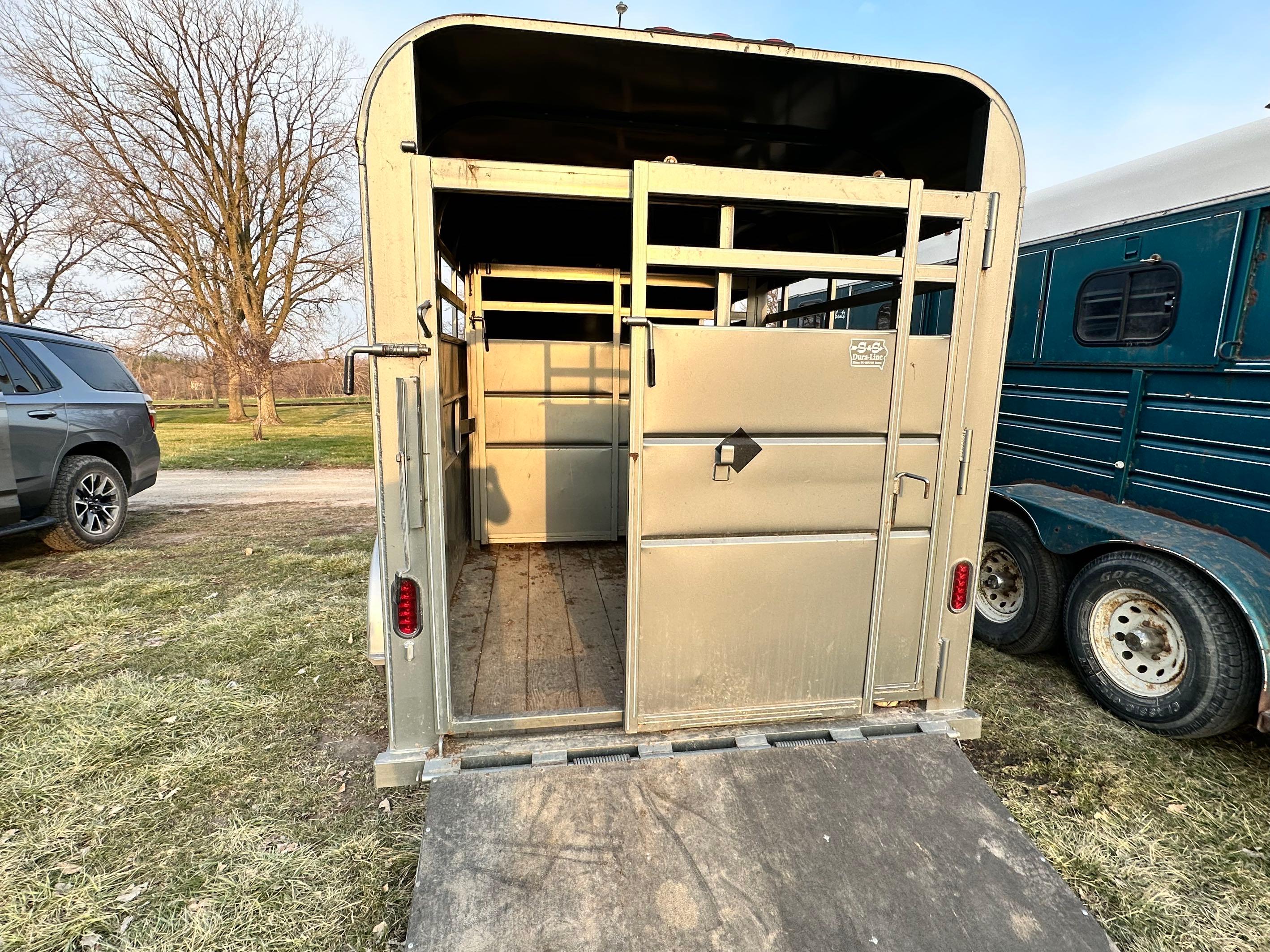 2018 S&S Dura-Line Livestock trailer