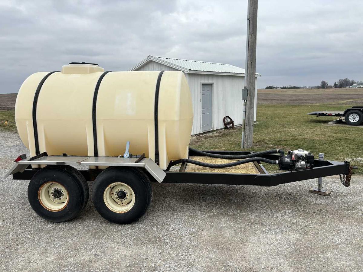 Sprayer Specialties 1000-gallon nurse trailer