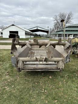 New Idea 3626 Manure Spreader