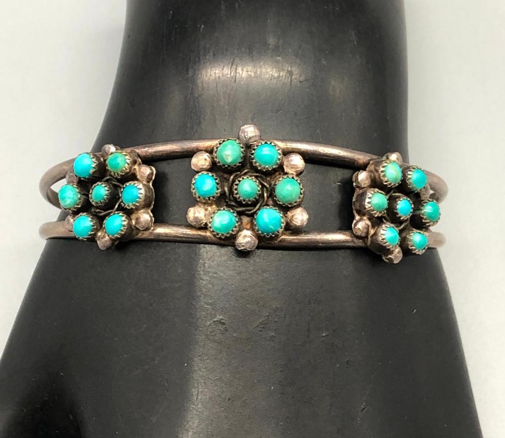 Vintage Flower Pattern Cluster Bracelet