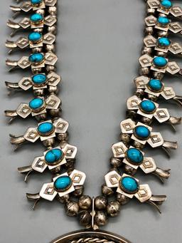 Vintage Box Bow Squash Blossom