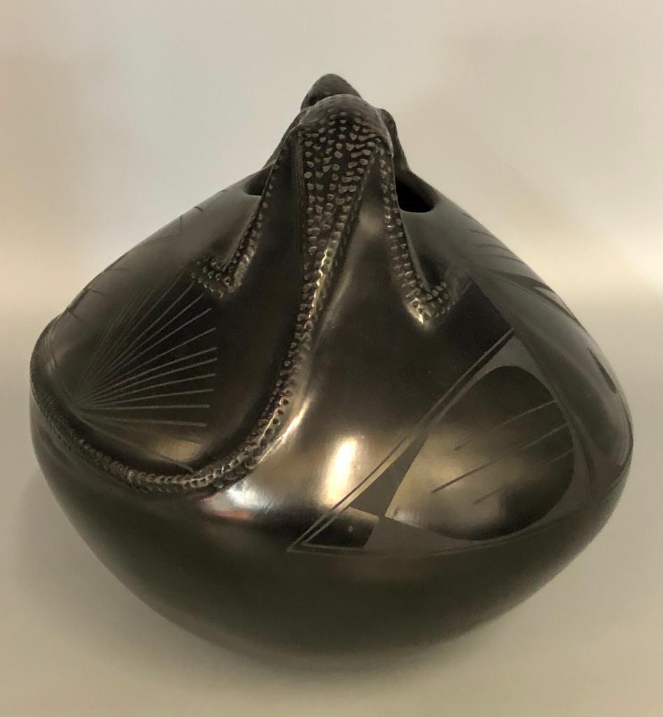 Unique Lizard Pot by Rosa Quezada