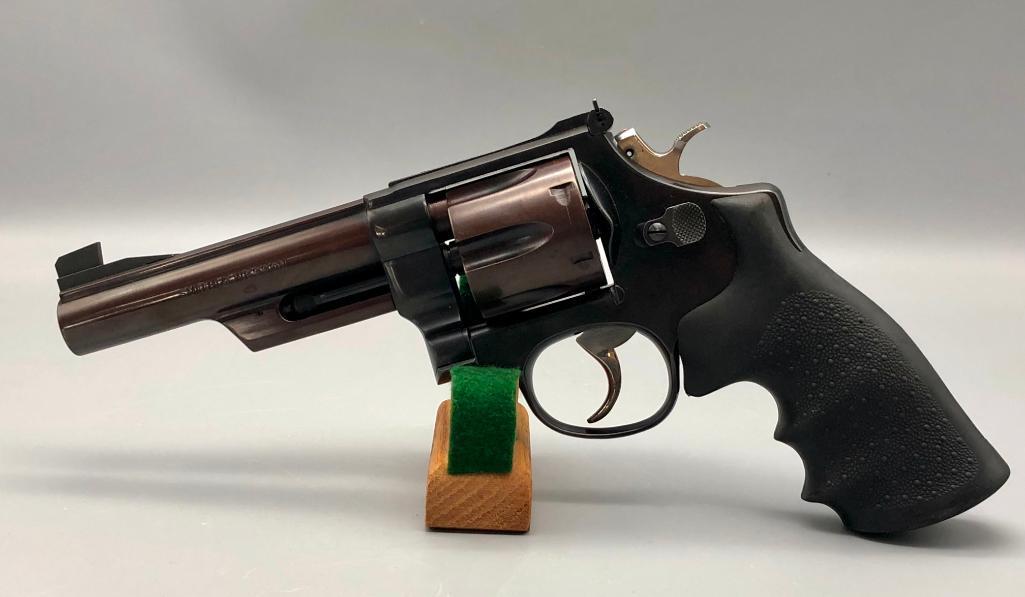 Smith & Wesson M 24-3 Lew Horton Revolver
