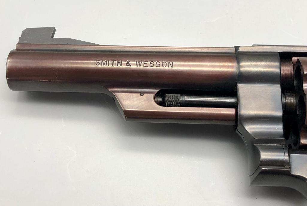 Smith & Wesson M 24-3 Lew Horton Revolver