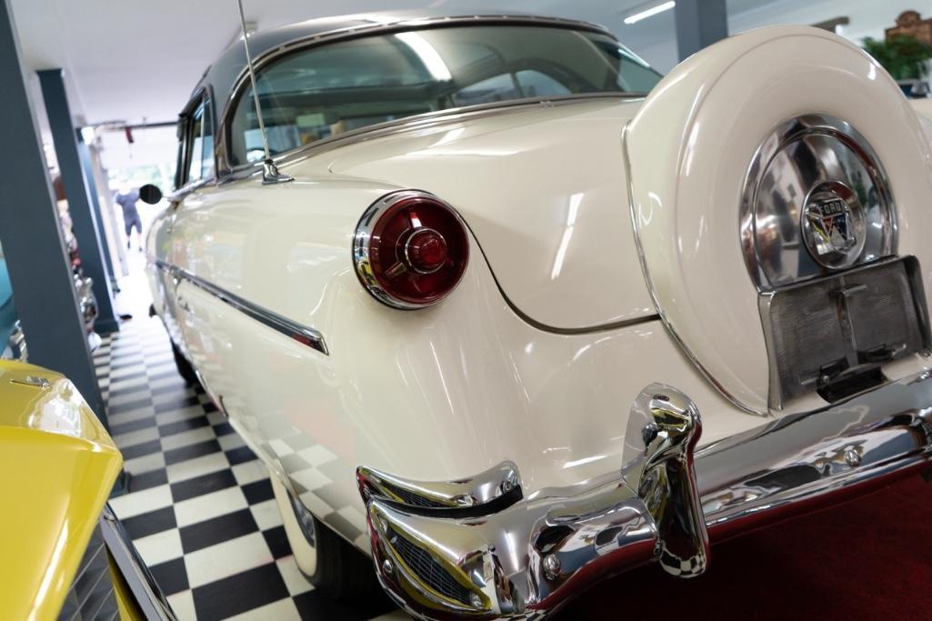 1954 Ford Crestliner Skyliner