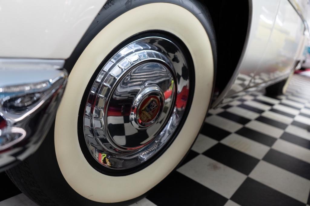 1954 Ford Crestliner Skyliner