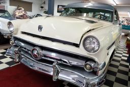 1954 Ford Crestliner Skyliner