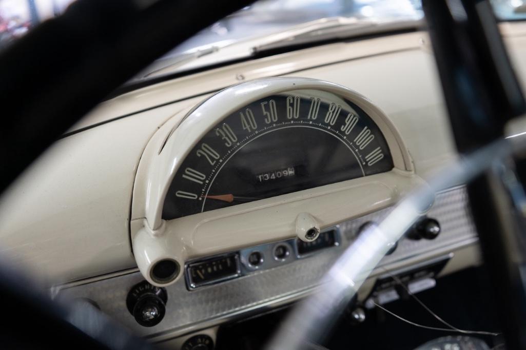 1954 Ford Crestliner Skyliner