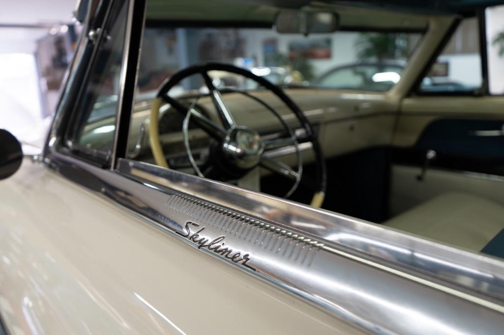 1954 Ford Crestliner Skyliner