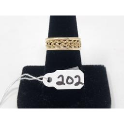 2.1g 10k Yellow Gold. Made in Peru. Size 7