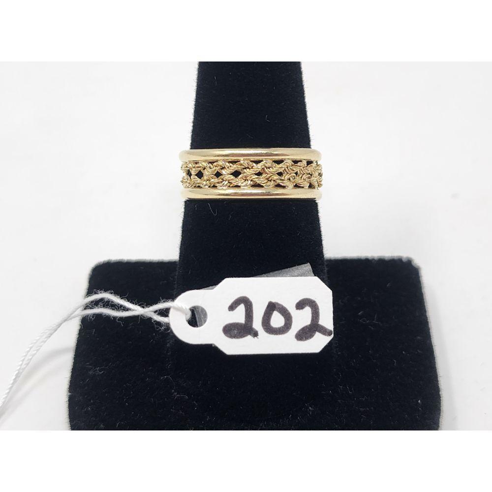 2.1g 10k Yellow Gold. Made in Peru. Size 7