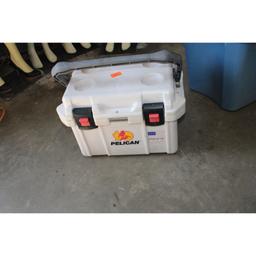 Pelican cooler - 20 quart