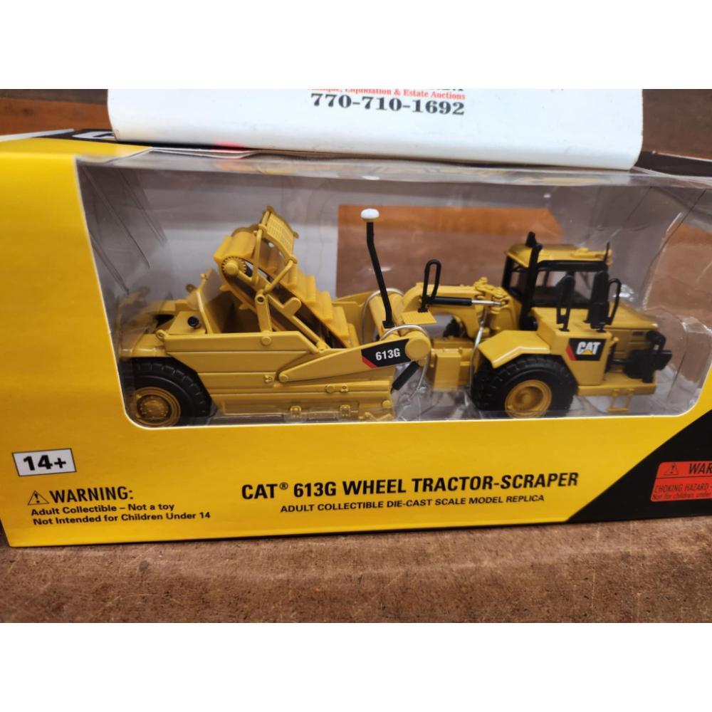 Cat 613G Wheel Tractor Scraper 1:50 Scale