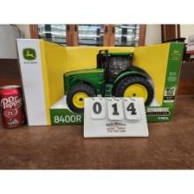 Prestige Collection Ertl John Deere 8400R Celebrating 100 Year Anniversary 1:16