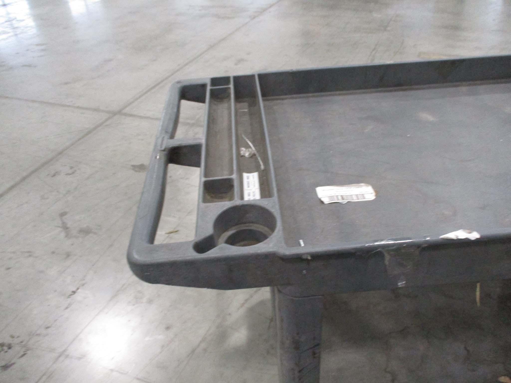 Rubbermaid Utility Cart