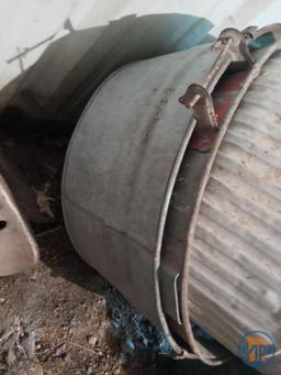 Milk can, (2) galvanized tubs and galvanized bushel basket