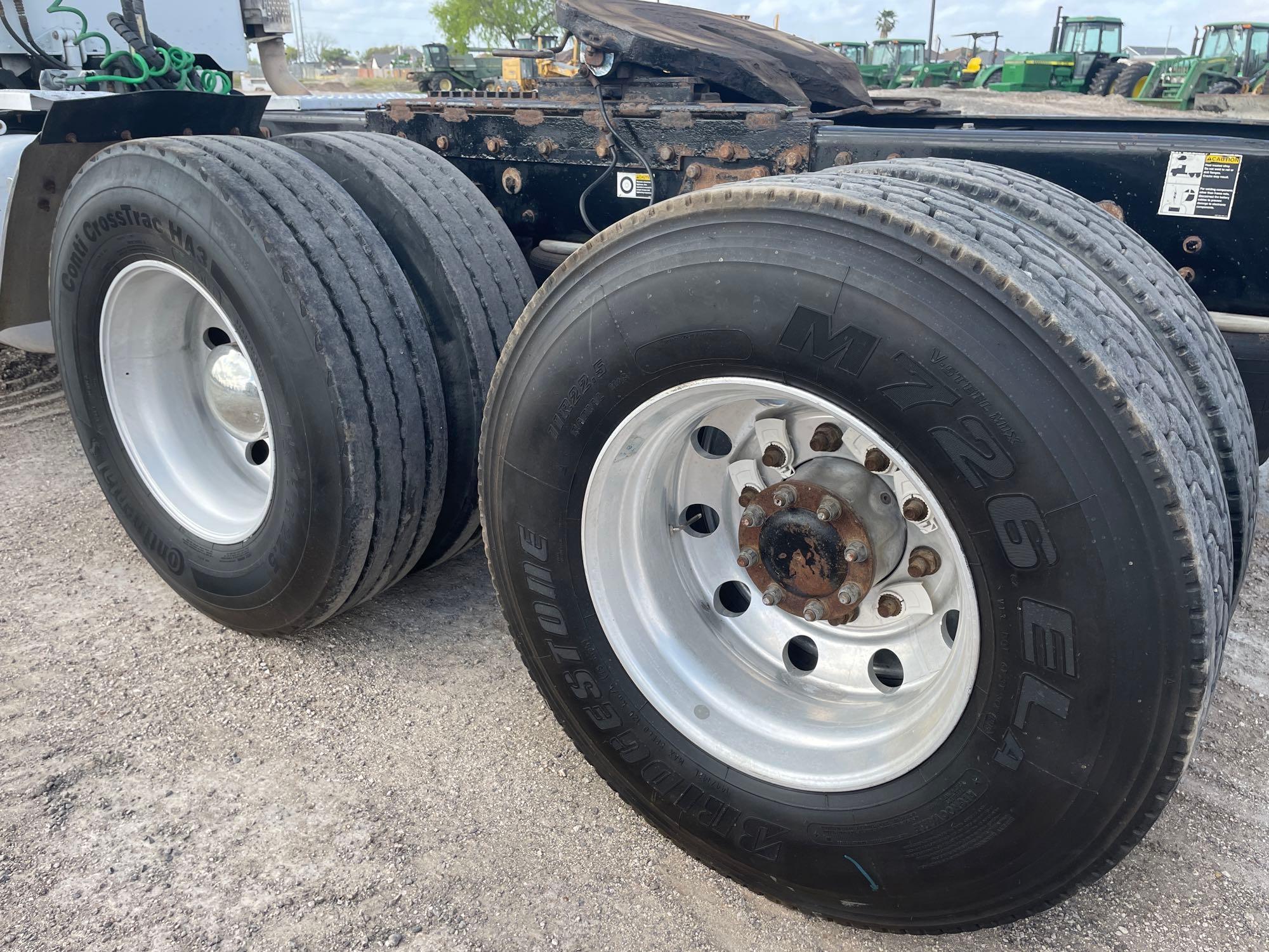 2009 Peterbilt 384 Day Cab Truck Tractor