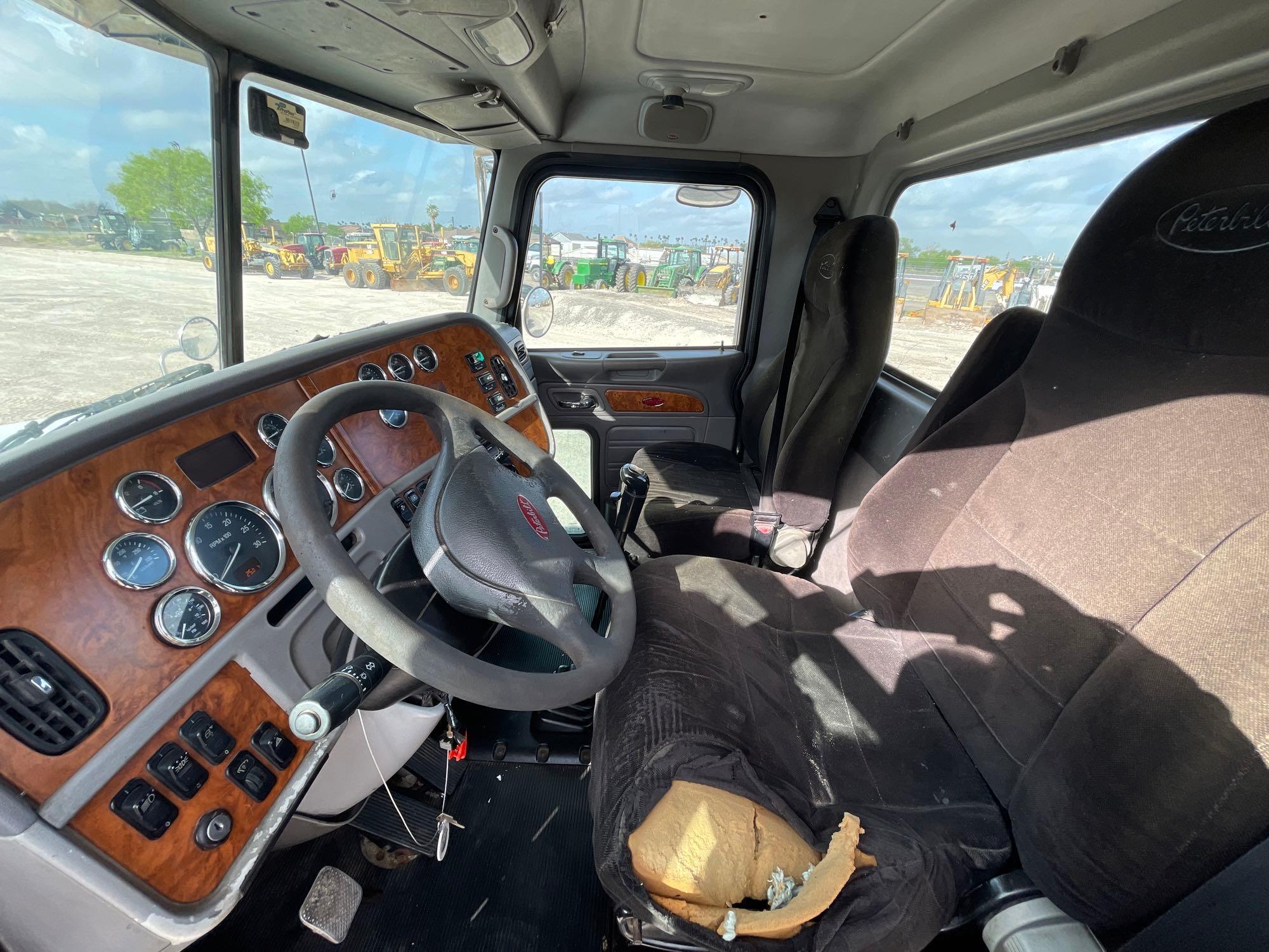 2009 Peterbilt 384 Day Cab Truck Tractor